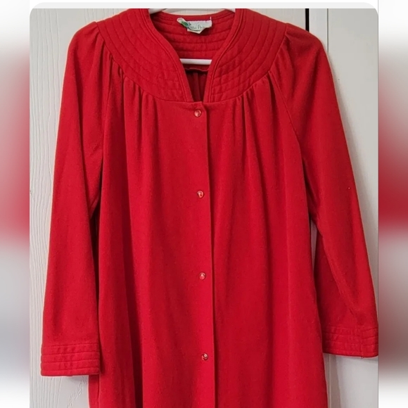 VTG Belle Fleur VELOUR Robe Housecoat Nightgown Size Small Red Snap Buttons. - Picture 2 of 12